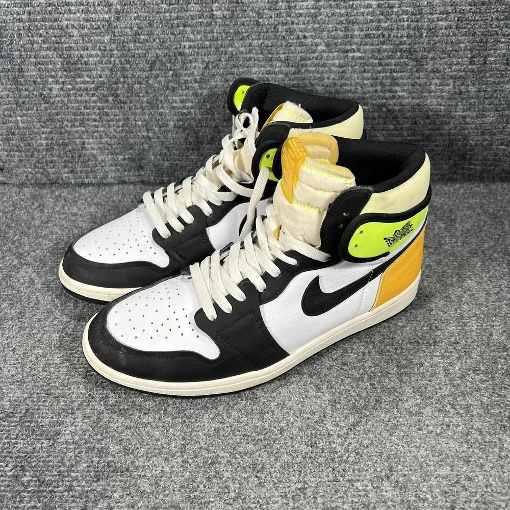 Nike Air Jordan 1 Retro High Volt Gold Shoes Mens Size 11‎ Multicolor 555088-118